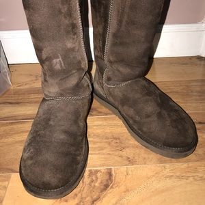 Brown Woman Uggs 7